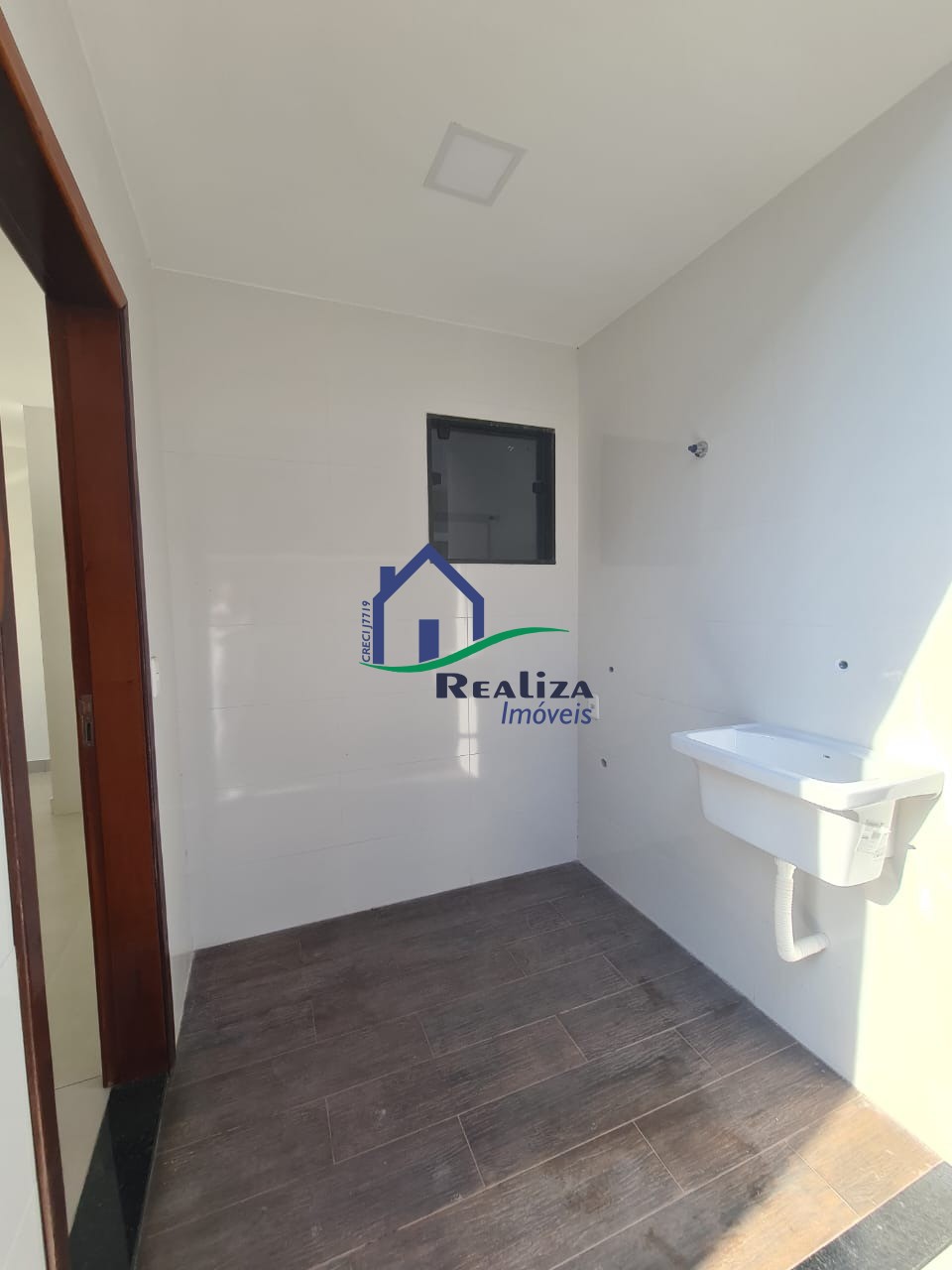 Casa à venda com 2 quartos, 70m² - Foto 6