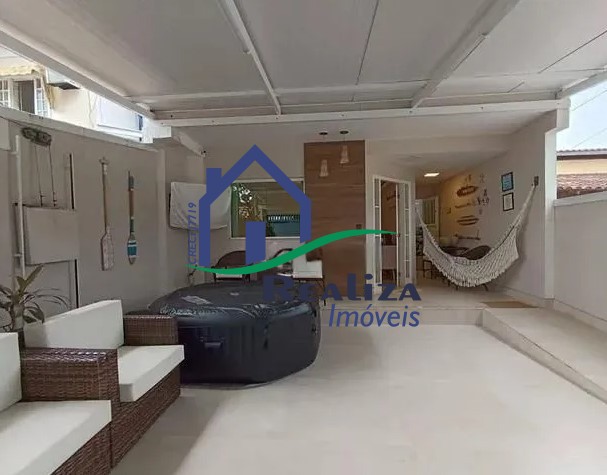 Casa à venda com 3 quartos, 180m² - Foto 1