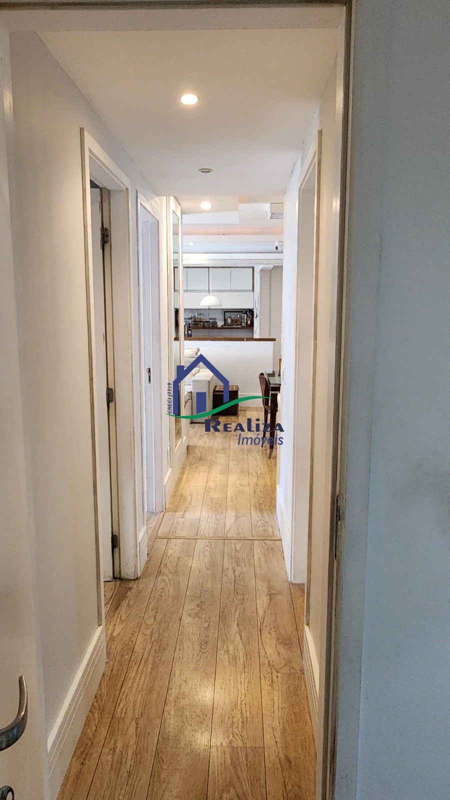 Apartamento à venda com 3 quartos, 97m² - Foto 8