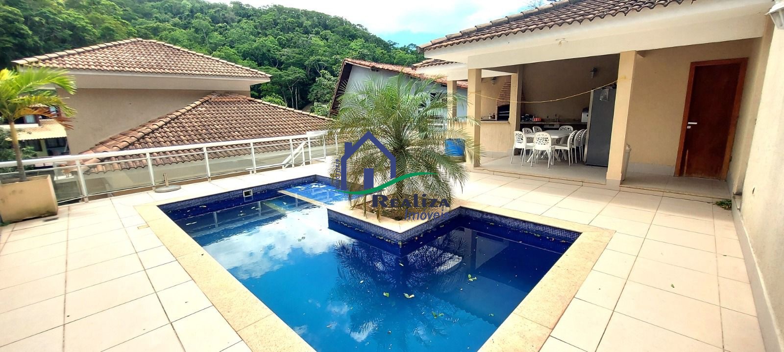 Casa à venda com 3 quartos, 663m² - Foto 2