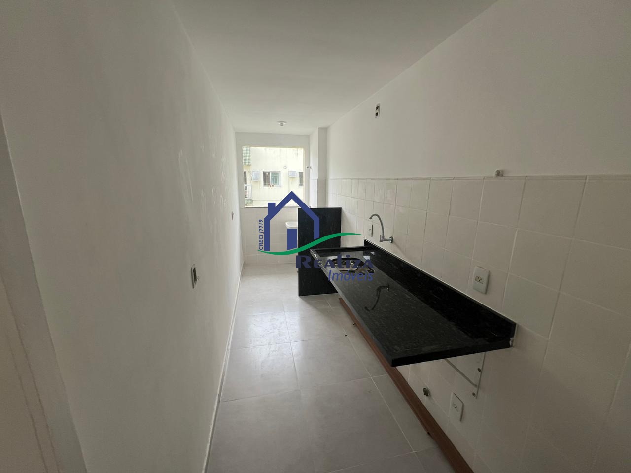 Apartamento à venda com 2 quartos, 65m² - Foto 2