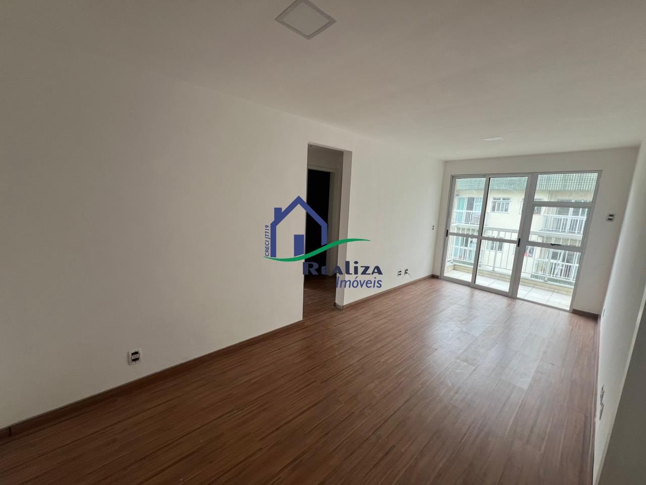 Apartamento à venda com 2 quartos, 65m² - Foto 4