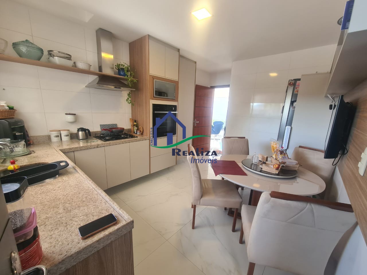 Casa à venda com 3 quartos, 360m² - Foto 4