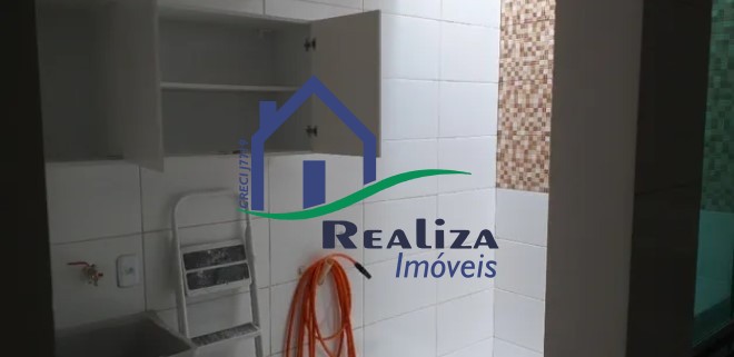 Casa à venda com 2 quartos, 70m² - Foto 4