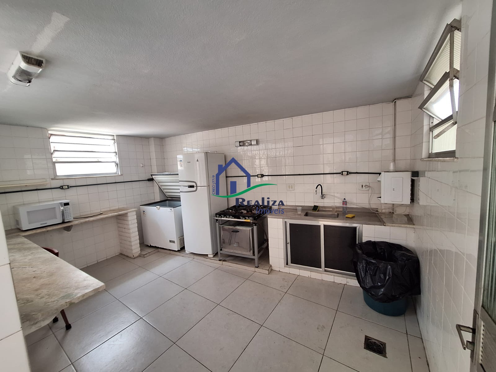 Apartamento para alugar com 2 quartos, 100m² - Foto 14