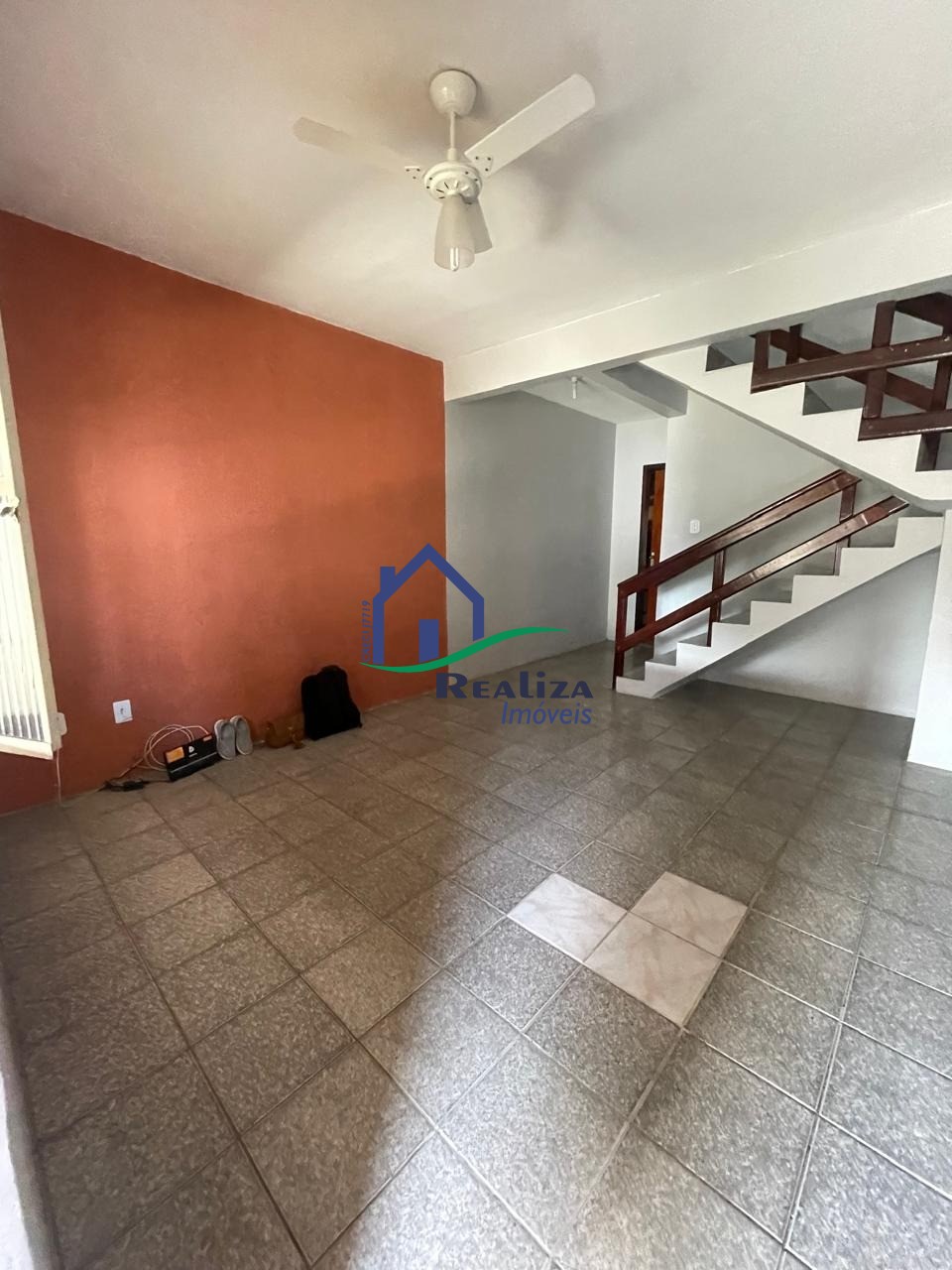 Casa à venda com 2 quartos, 77m² - Foto 2