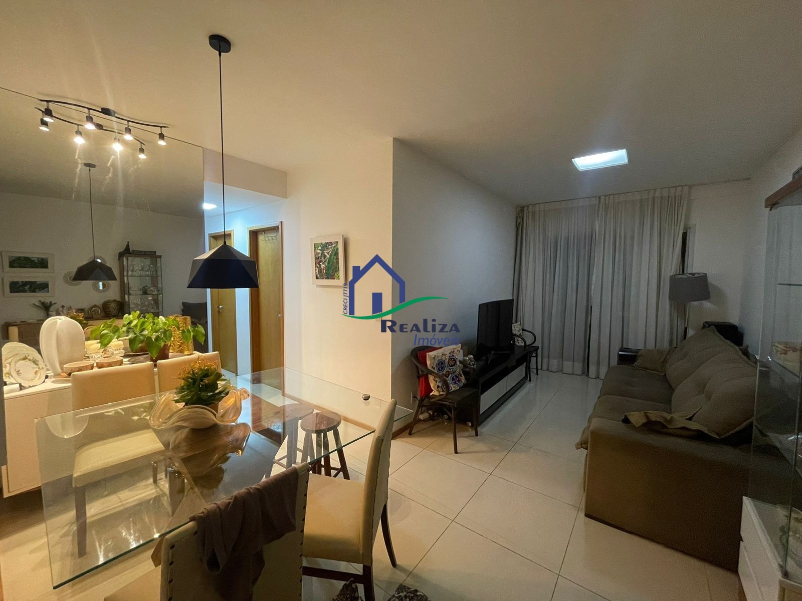 Apartamento à venda com 3 quartos, 104m² - Foto 2