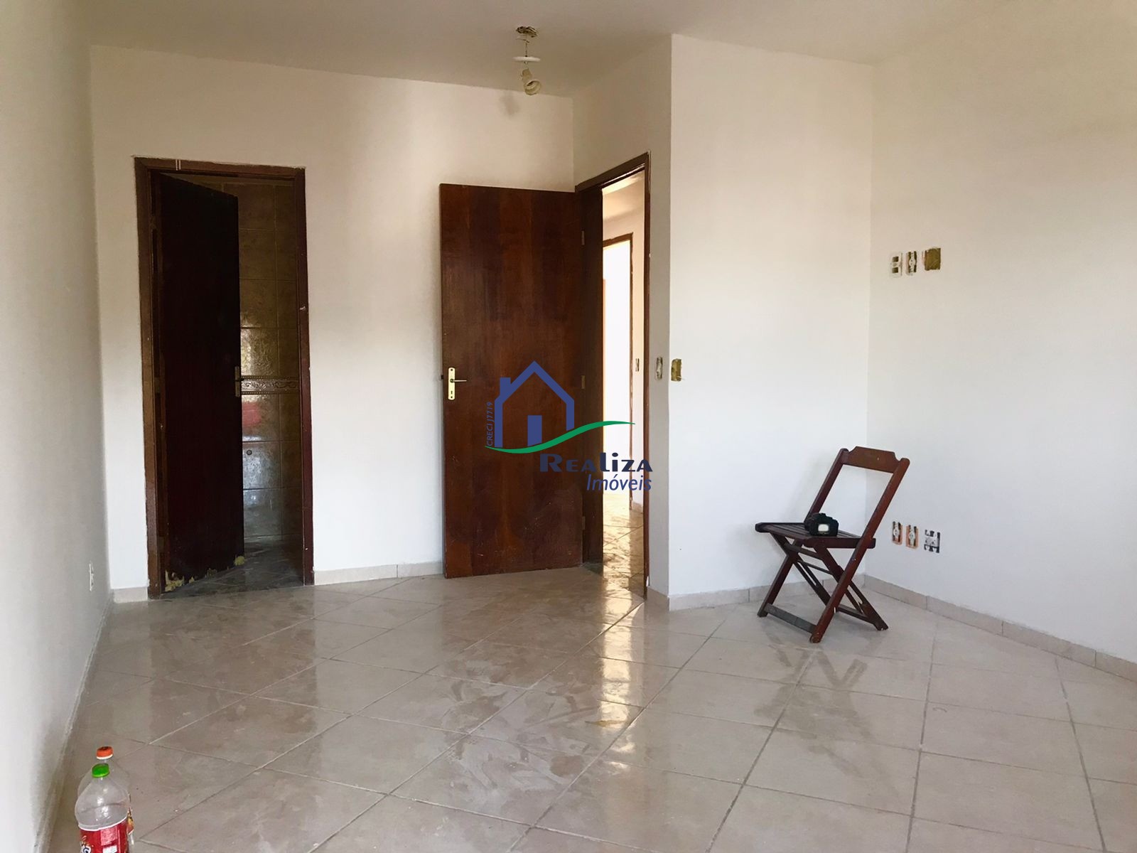 Casa à venda com 3 quartos, 190m² - Foto 2