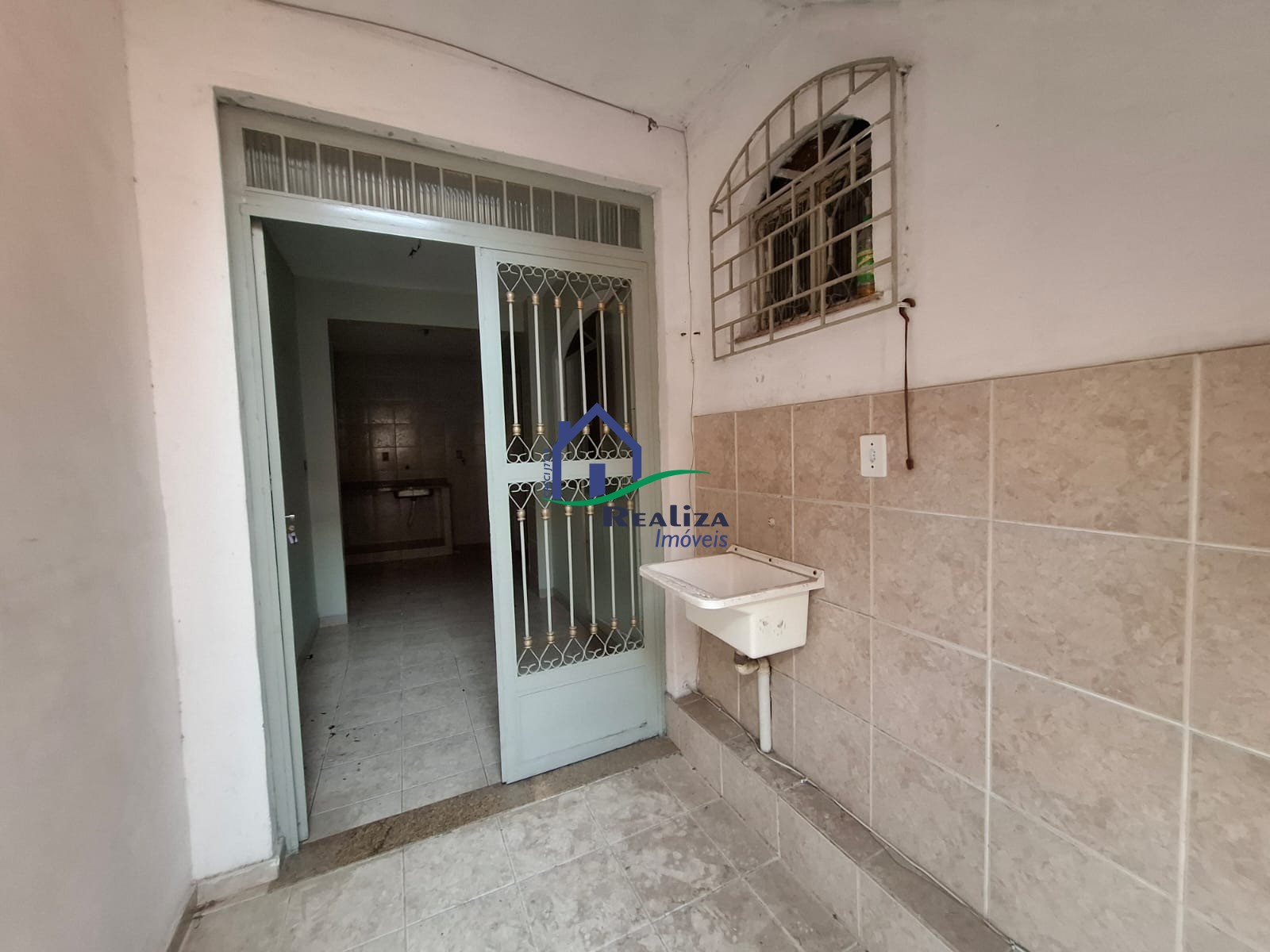 Casa para alugar com 2 quartos, 55m² - Foto 4