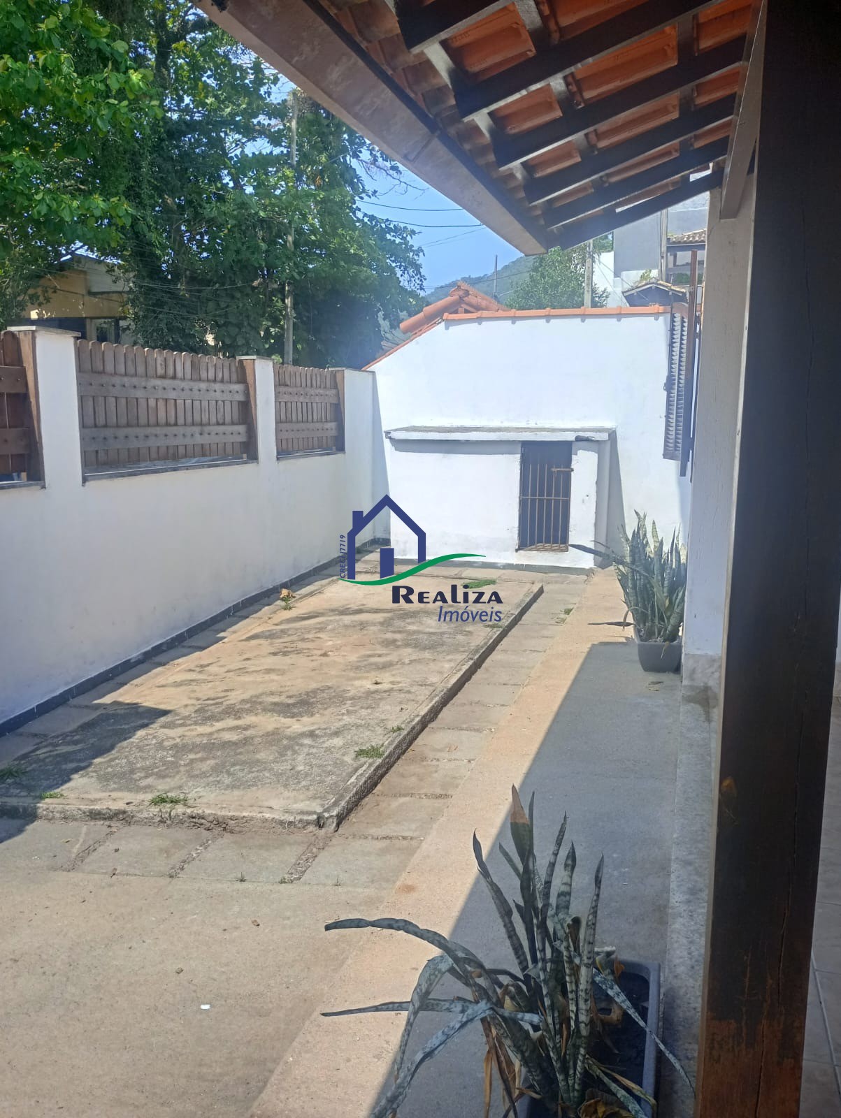 Casa para alugar com 5 quartos, 250m² - Foto 3