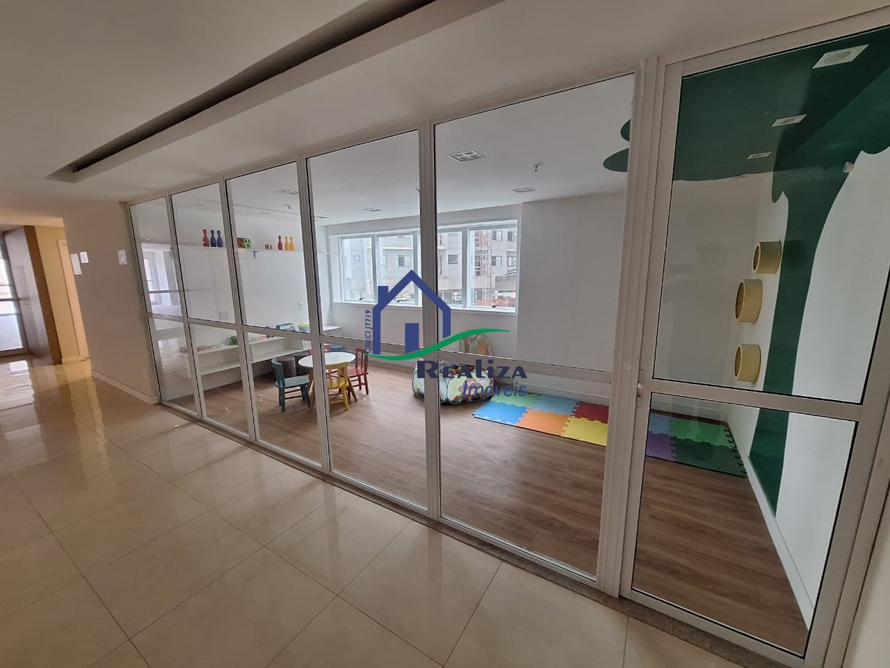 Apartamento à venda com 2 quartos, 63m² - Foto 11