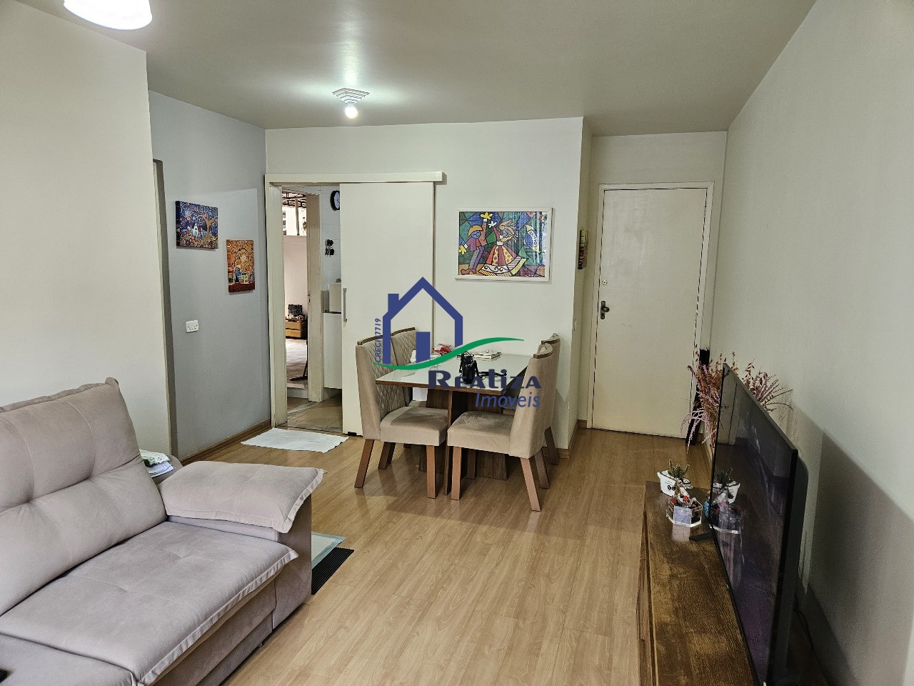 Apartamento à venda com 2 quartos, 75m² - Foto 2