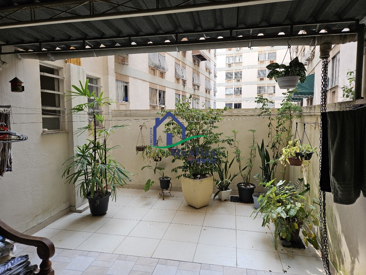 Apartamento à venda com 2 quartos, 75m² - Foto 12