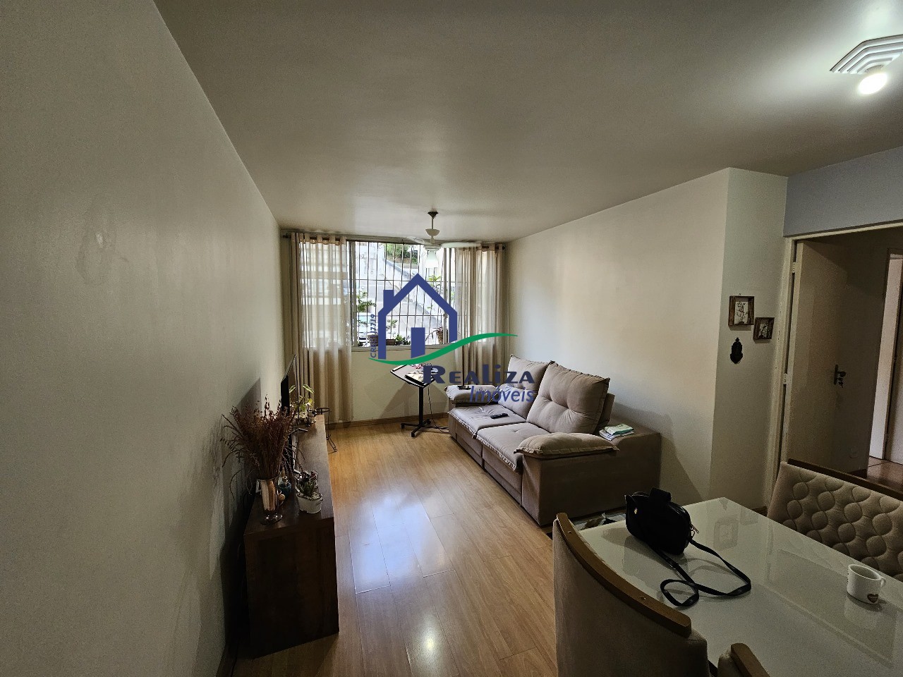 Apartamento à venda com 2 quartos, 75m² - Foto 1