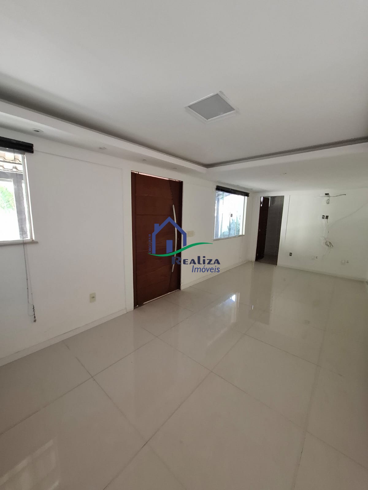 Casa à venda e aluguel com 1 quarto, 210m² - Foto 1