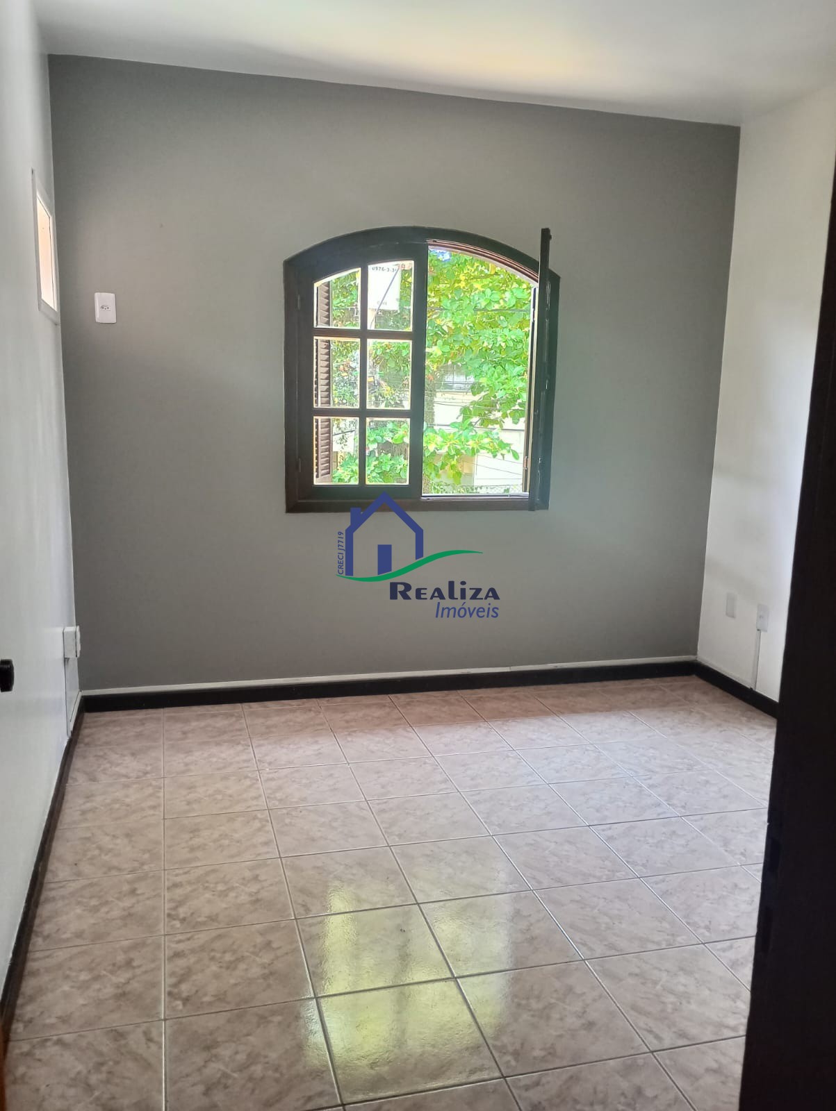 Casa para alugar com 5 quartos, 250m² - Foto 10