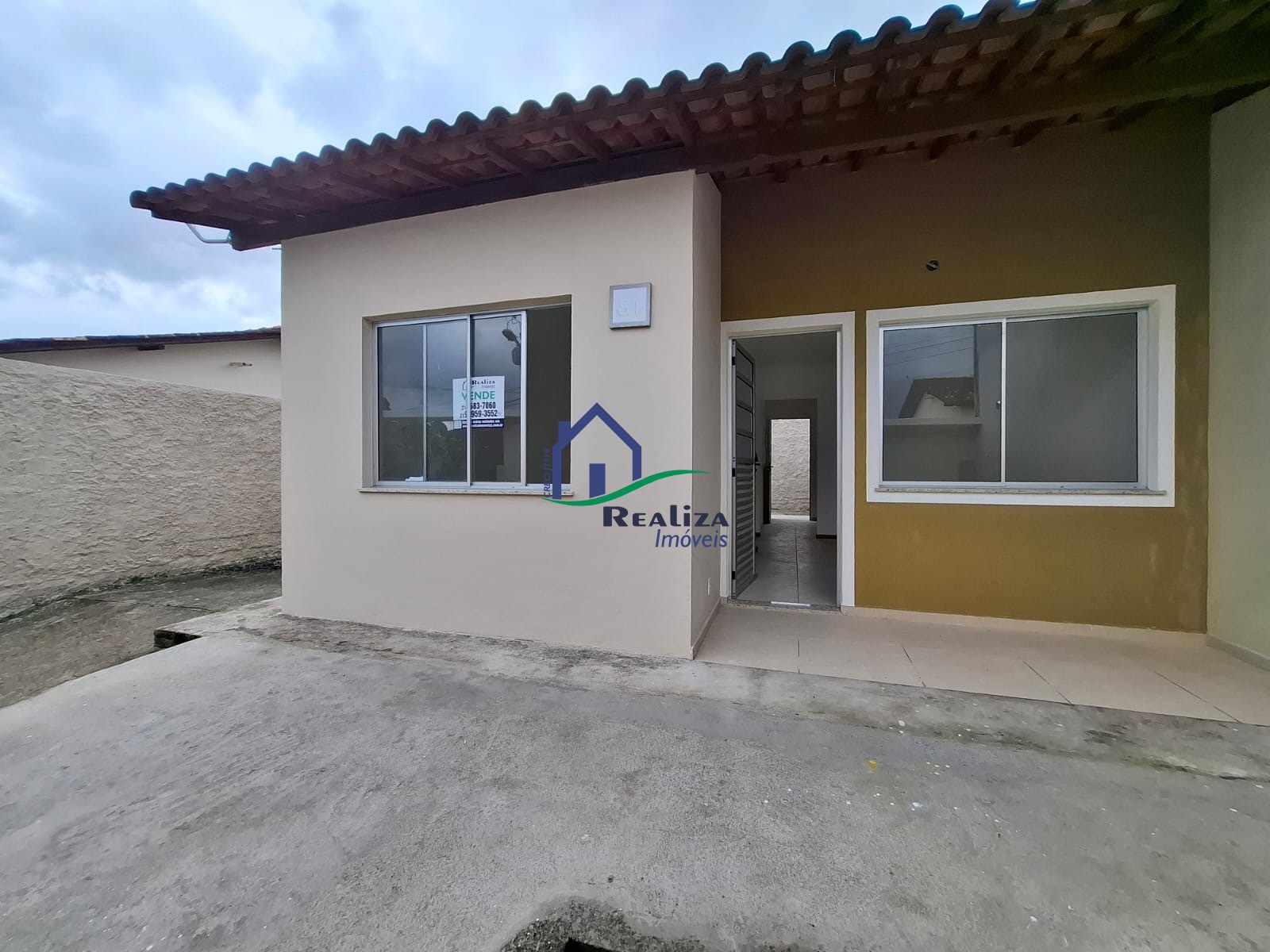 Casa à venda com 2 quartos, 58m² - Foto 1