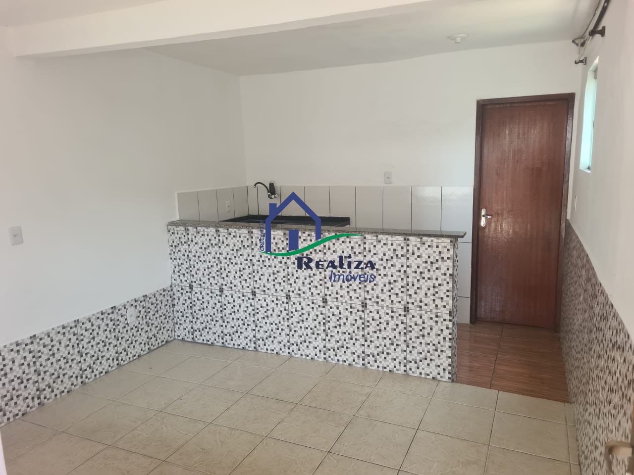 Casa para alugar com 2 quartos, 50m² - Foto 4