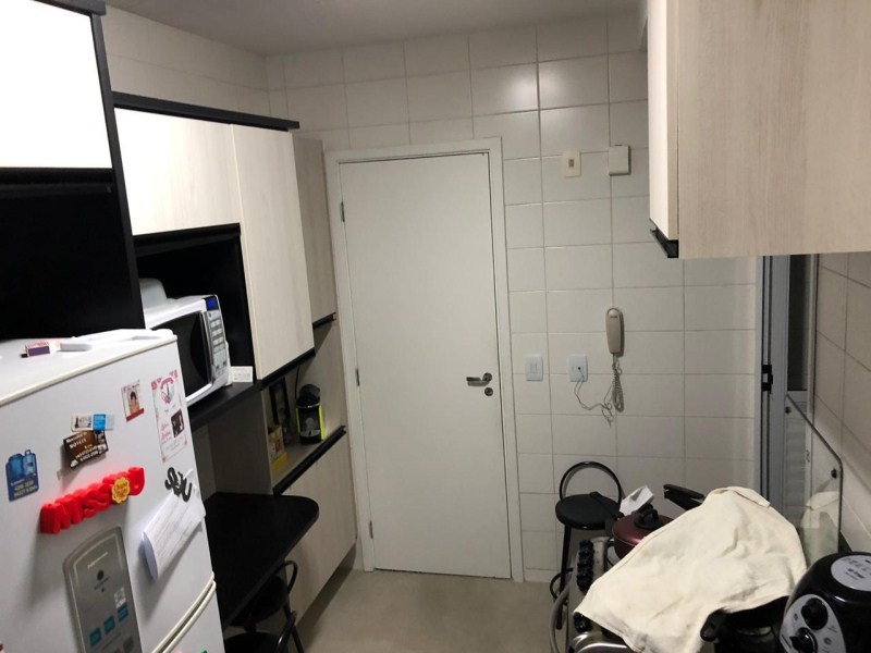 Apartamento à venda com 3 quartos, 95m² - Foto 2