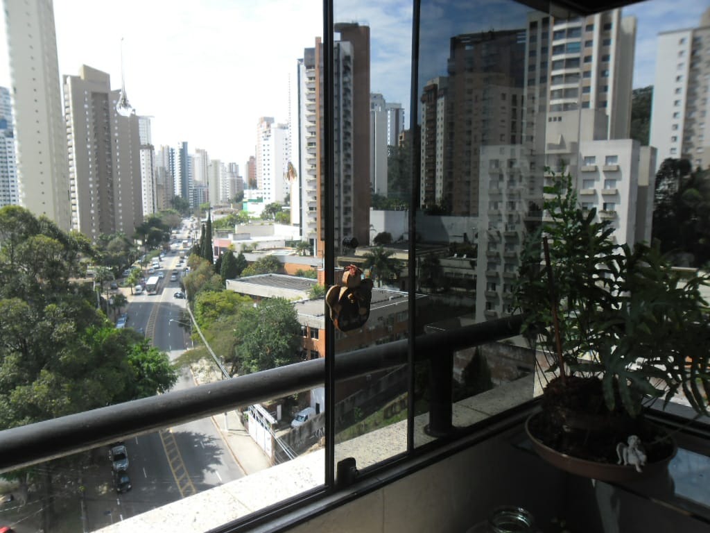 Apartamento à venda com 3 quartos, 130m² - Foto 2