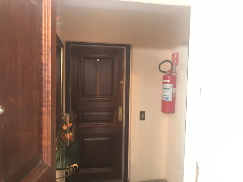 Apartamento à venda com 3 quartos, 100m² - Foto 2