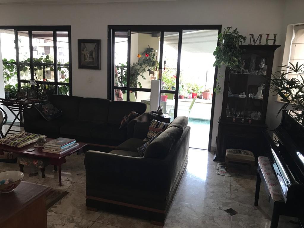 Apartamento à venda com 4 quartos, 200m² - Foto 1