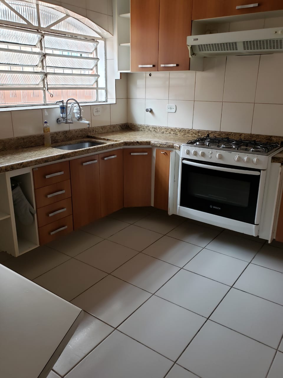 Casa à venda com 3 quartos, 100m² - Foto 1