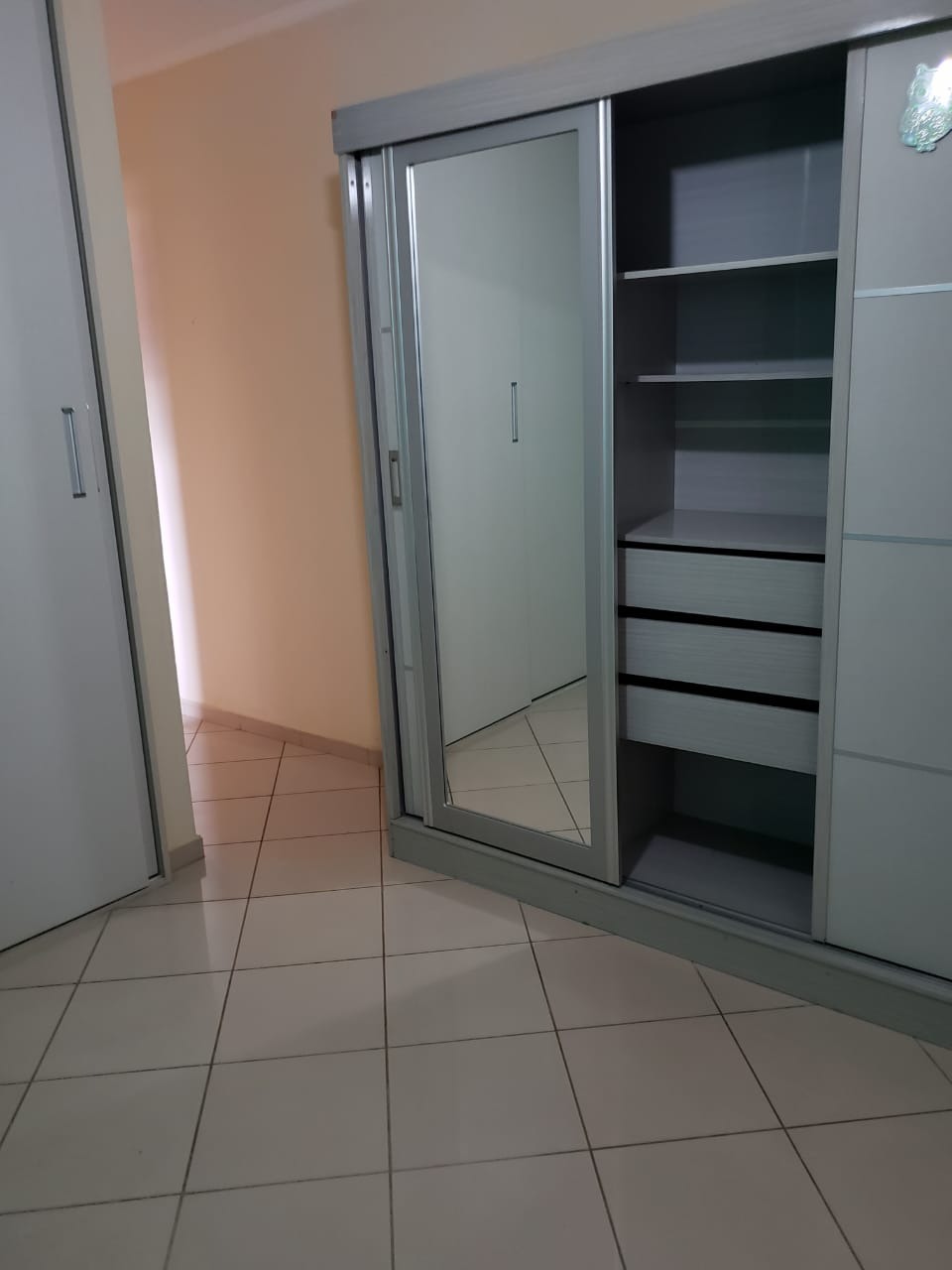 Casa à venda com 3 quartos, 100m² - Foto 3