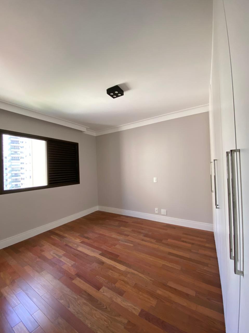 Apartamento à venda com 4 quartos, 342m² - Foto 12