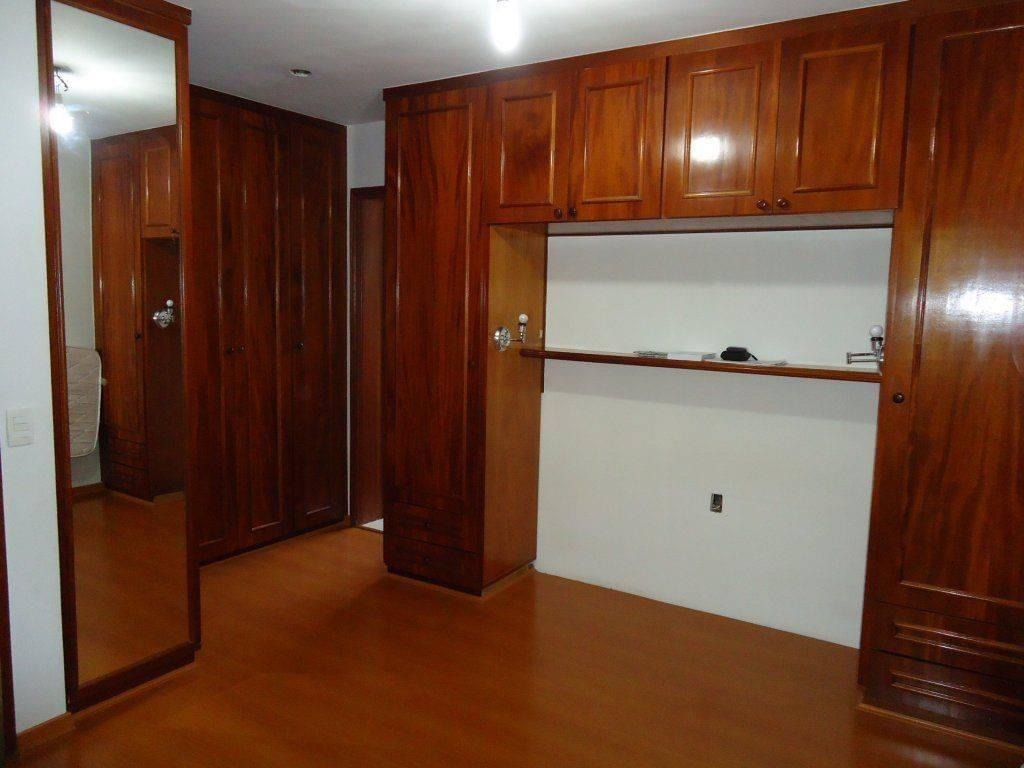 Apartamento à venda com 3 quartos, 129m² - Foto 2