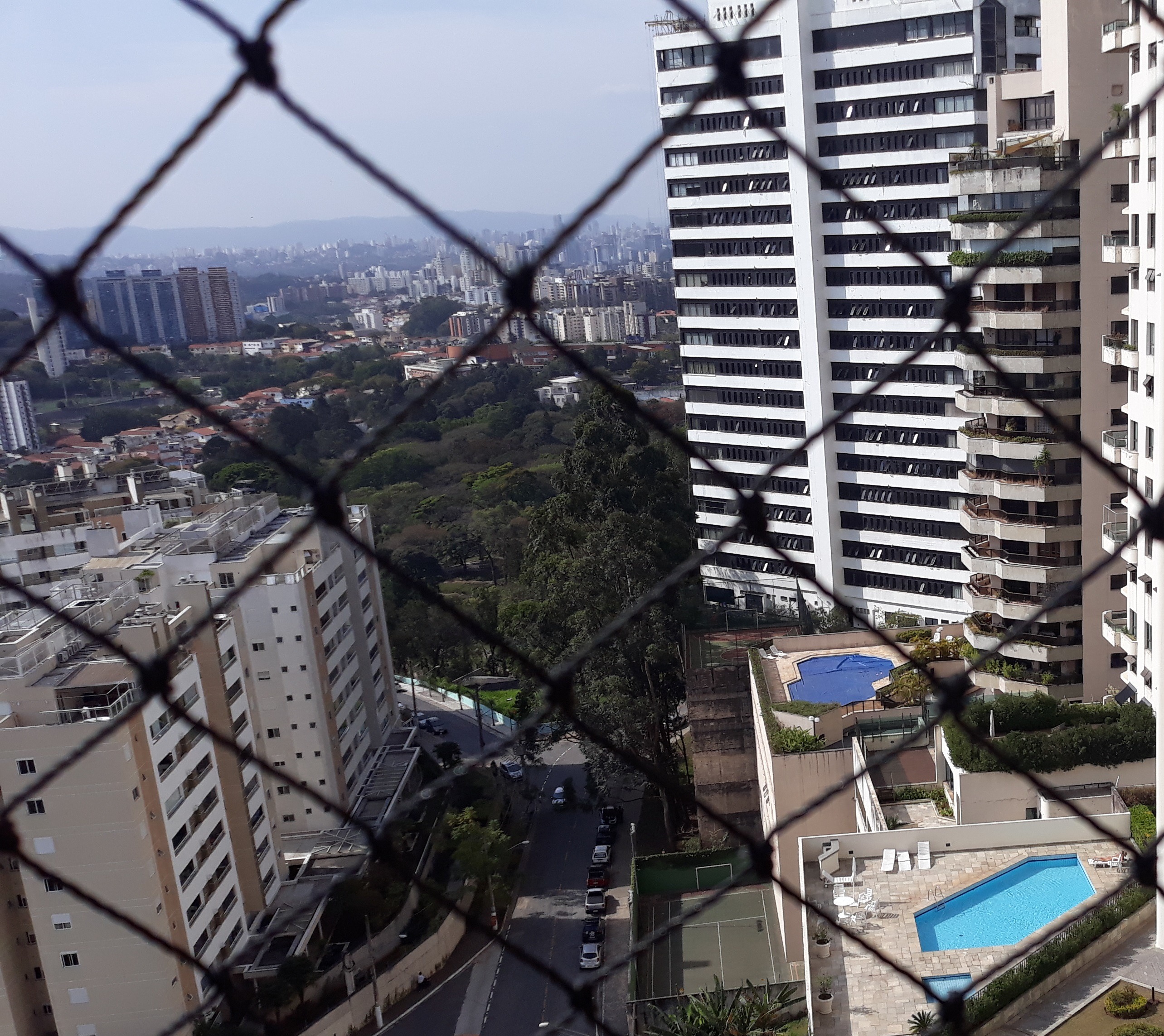 Apartamento à venda com 3 quartos, 210m² - Foto 2