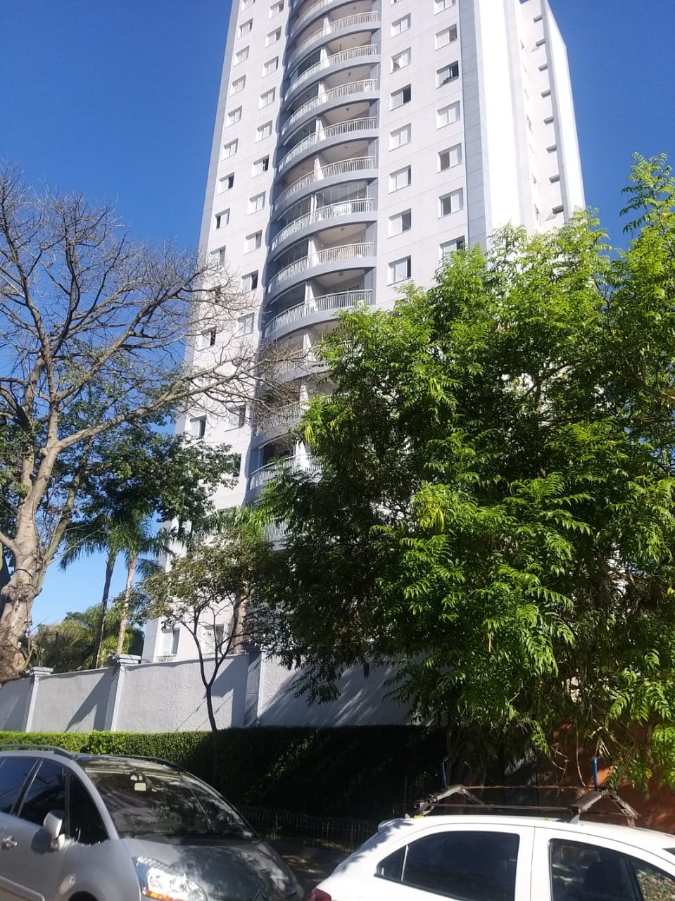 Apartamento à venda com 3 quartos, 75m² - Foto 2