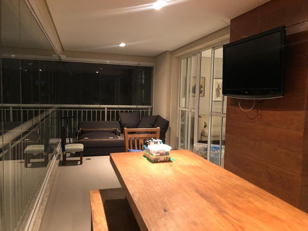 Apartamento à venda com 4 quartos, 223m² - Foto 2