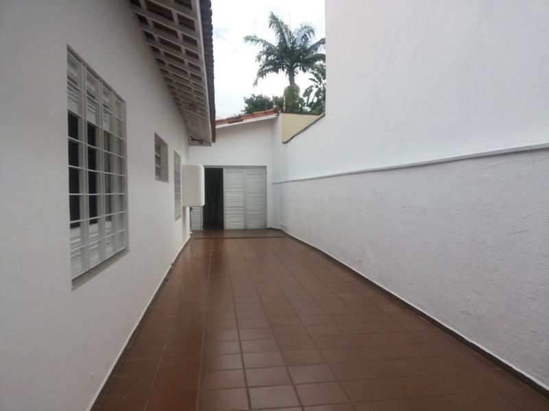 Casa à venda com 3 quartos, 320m² - Foto 8