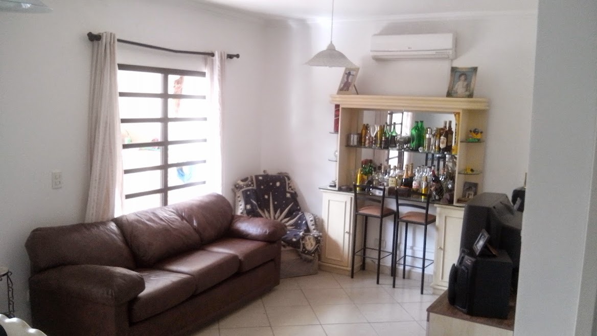 Casa à venda com 3 quartos, 200m² - Foto 4