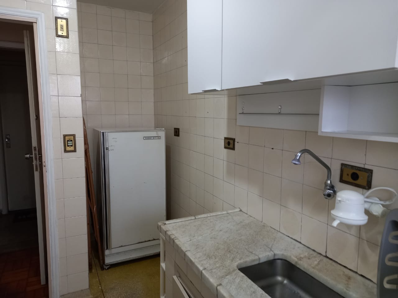 Apartamento à venda com 1 quarto, 50m² - Foto 2