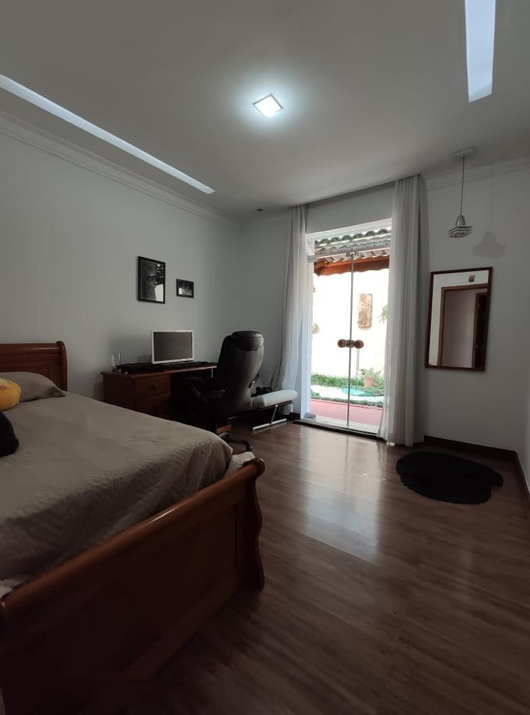 Casa à venda com 4 quartos, 450m² - Foto 18