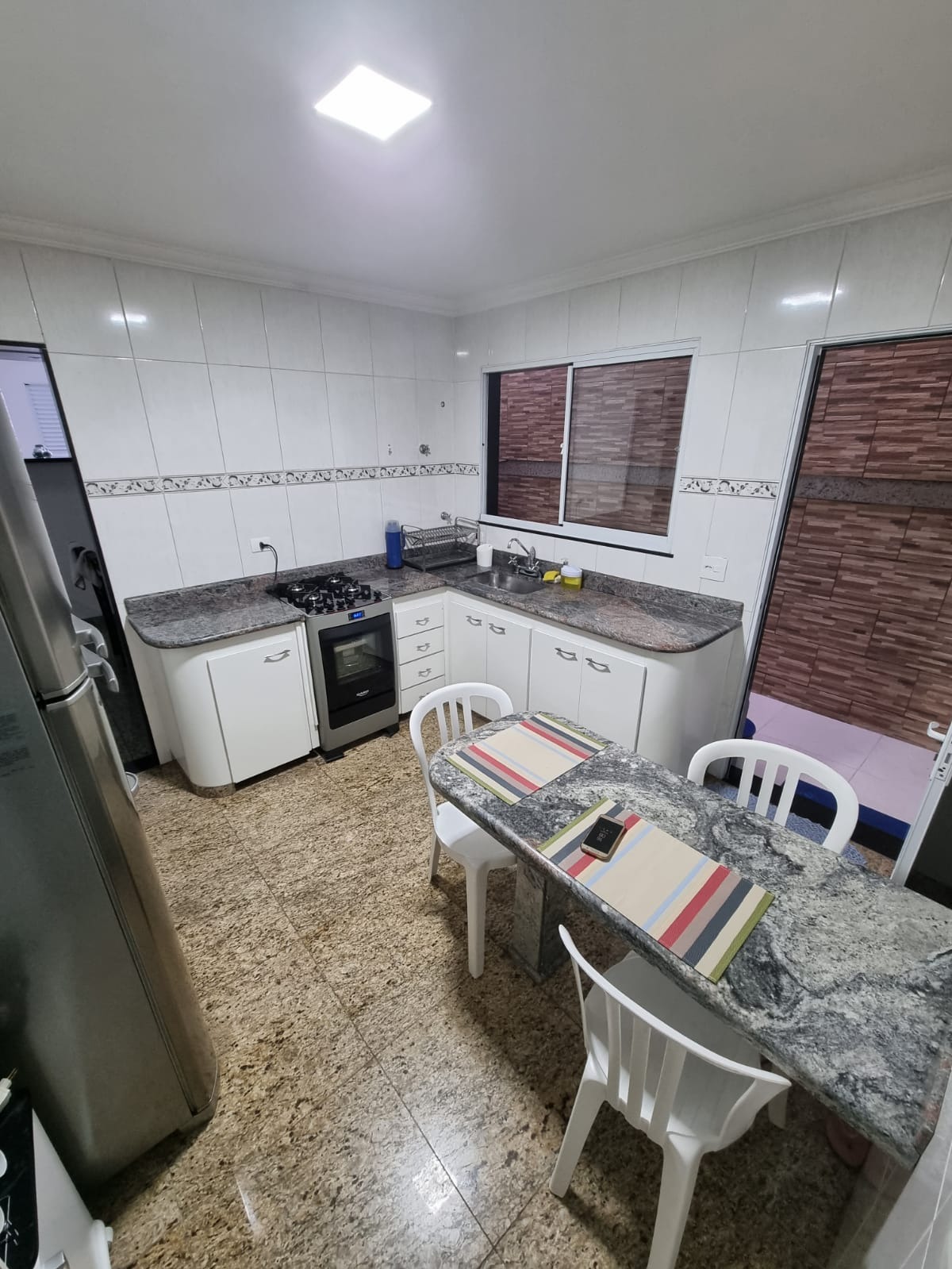 Casa à venda com 2 quartos, 111m² - Foto 4