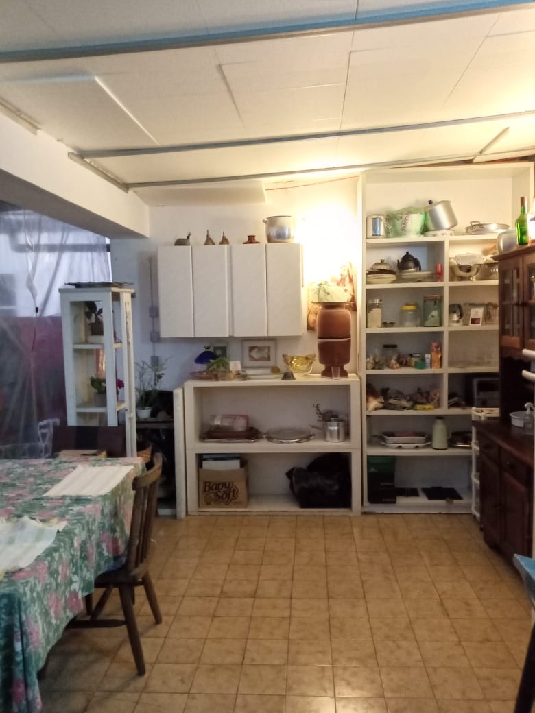 Casa à venda com 2 quartos, 250m² - Foto 2