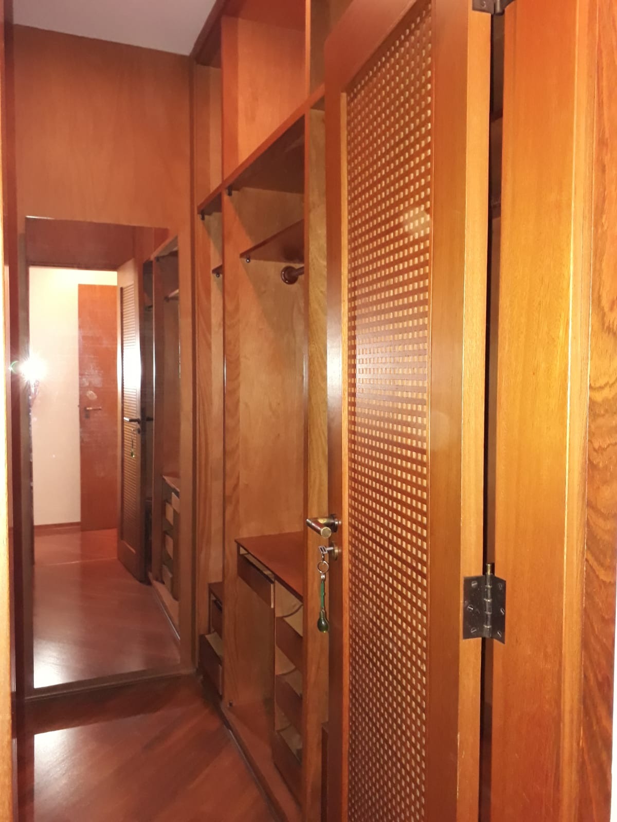 Apartamento à venda com 3 quartos, 198m² - Foto 4