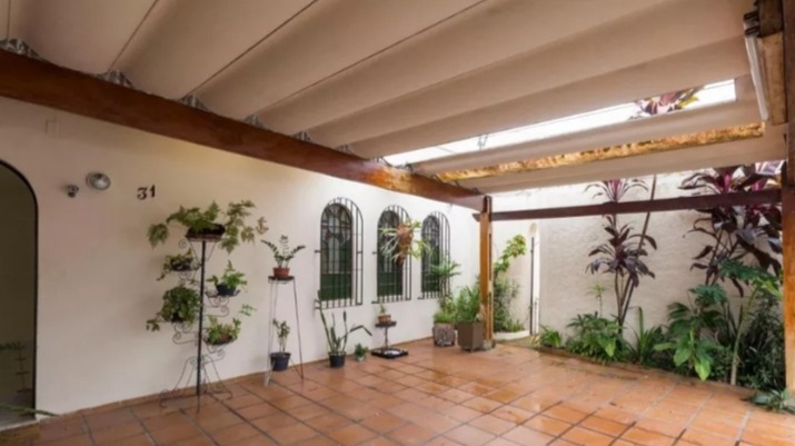 Casa à venda com 2 quartos, 92m² - Foto 1