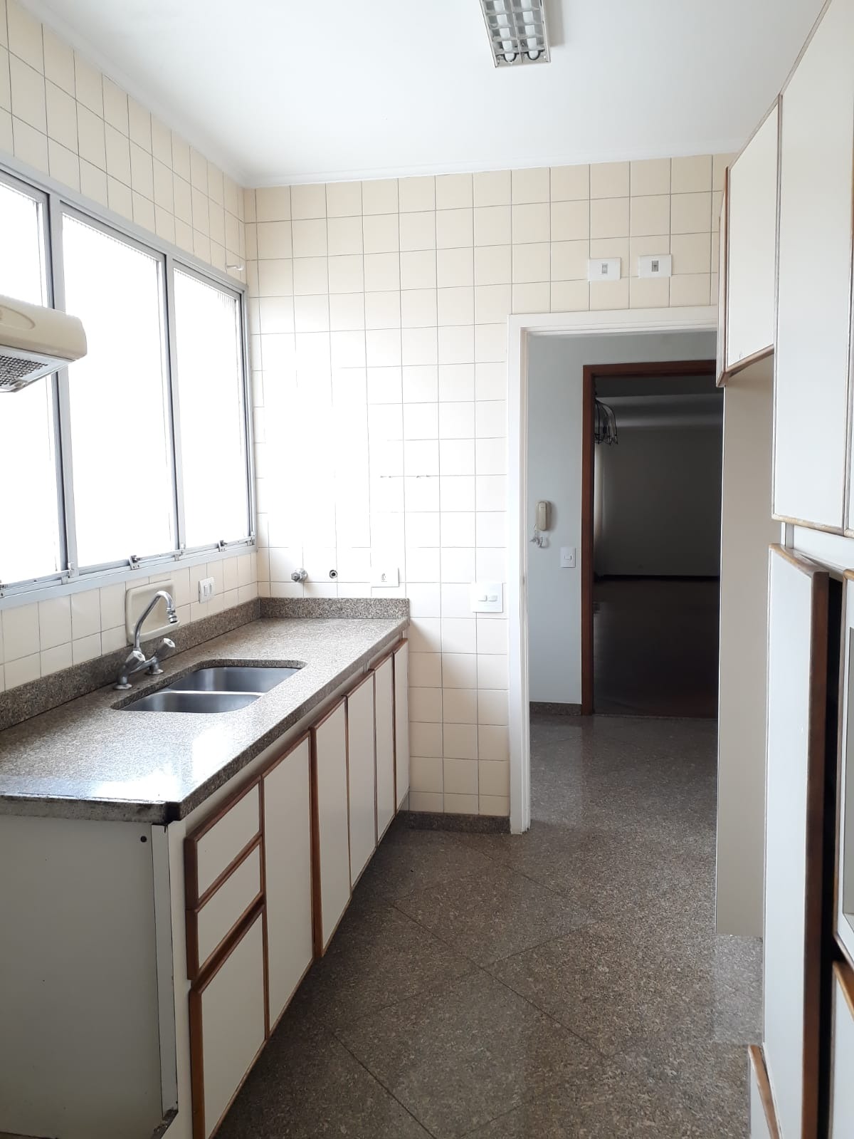 Apartamento à venda com 3 quartos, 198m² - Foto 23