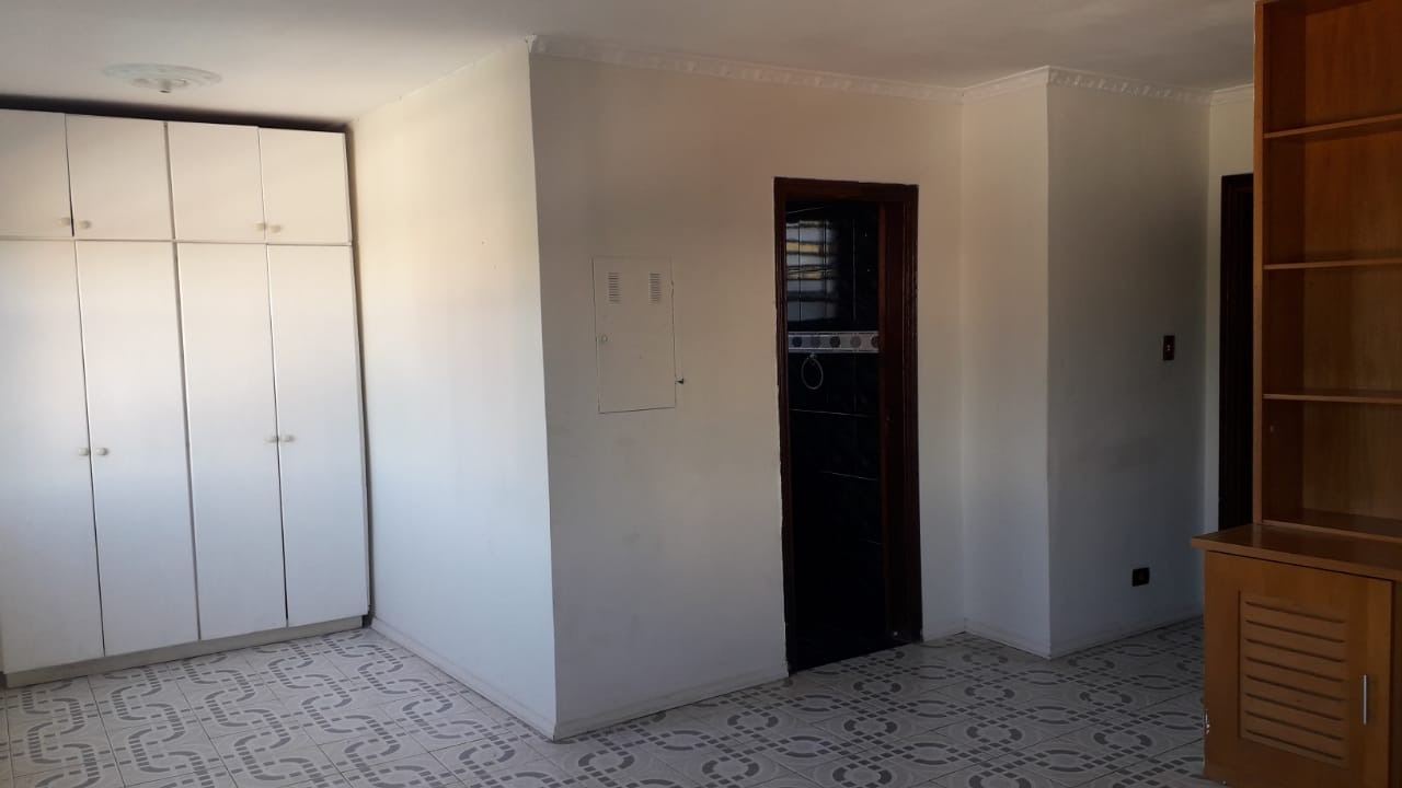 Casa à venda com 4 quartos, 240m² - Foto 5