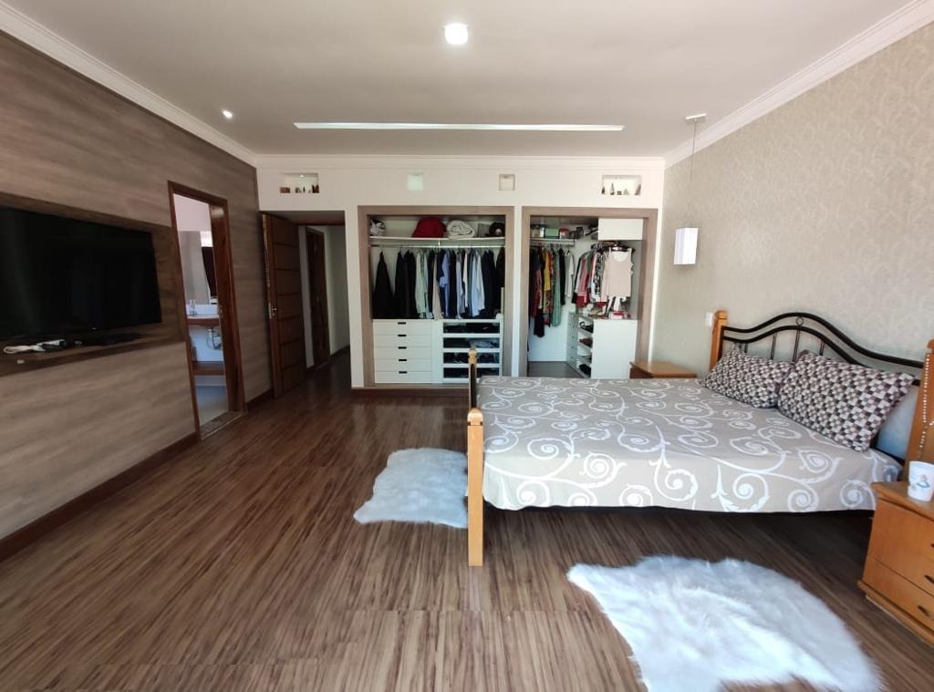 Casa à venda com 4 quartos, 450m² - Foto 25