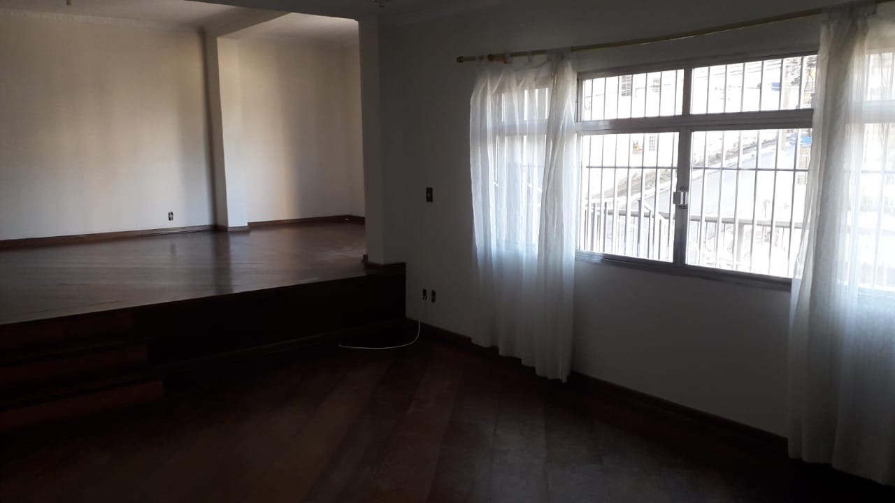 Casa à venda com 4 quartos, 240m² - Foto 14