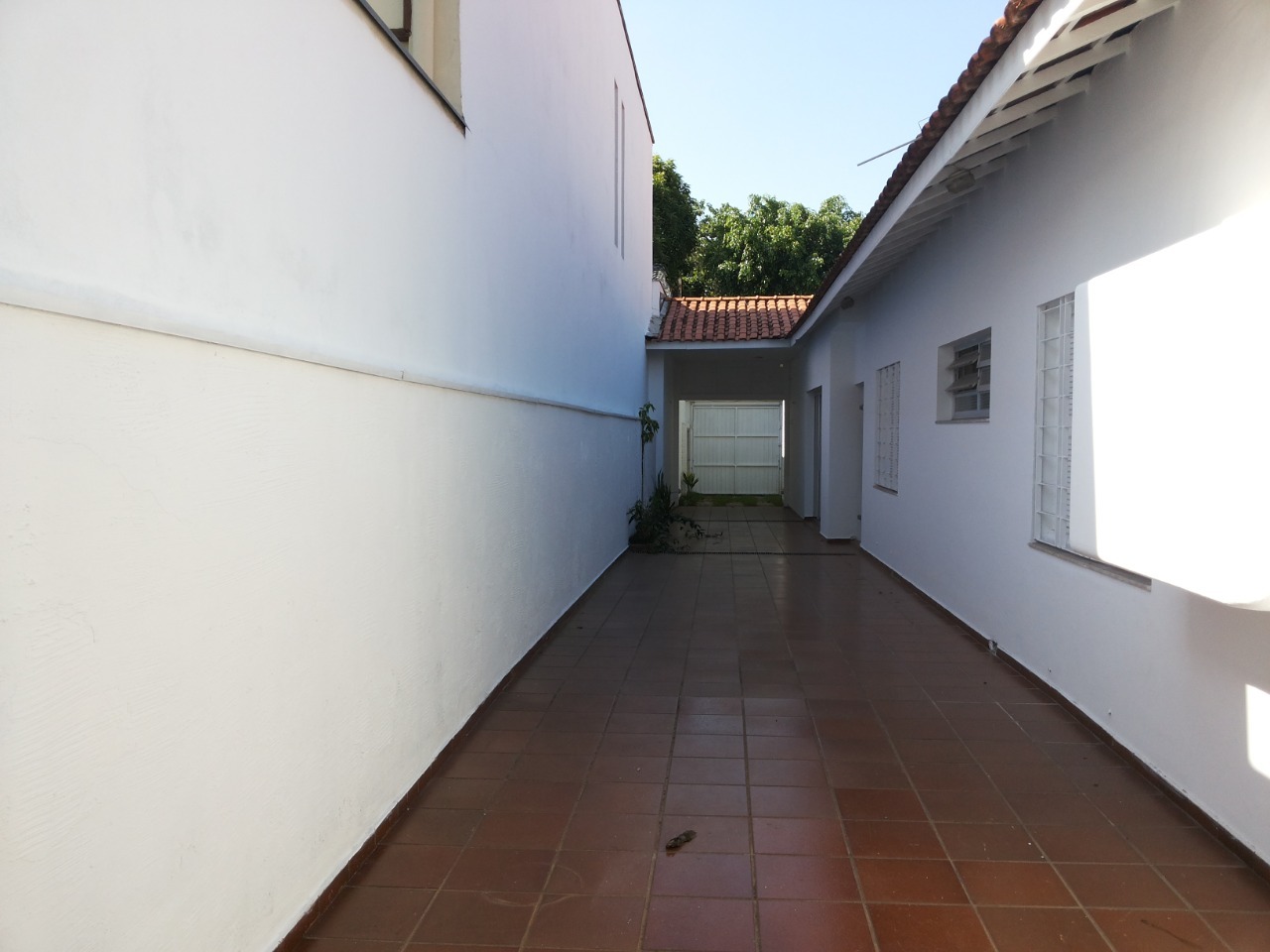 Casa à venda com 3 quartos, 320m² - Foto 4