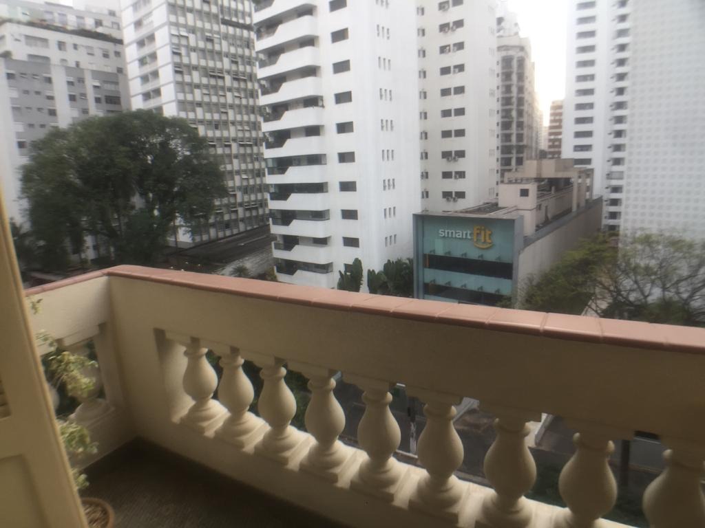 Apartamento à venda com 3 quartos, 218m² - Foto 2