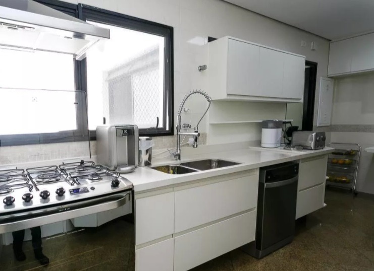 Apartamento à venda com 3 quartos, 145m² - Foto 21