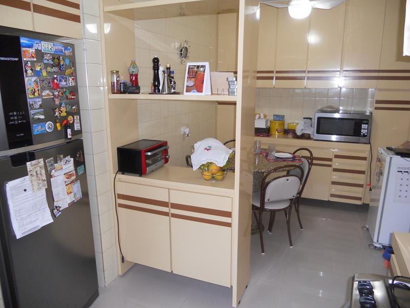 Apartamento à venda com 4 quartos, 176m² - Foto 13