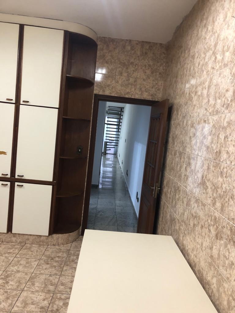 Casa à venda e aluguel com 3 quartos, 320m² - Foto 18